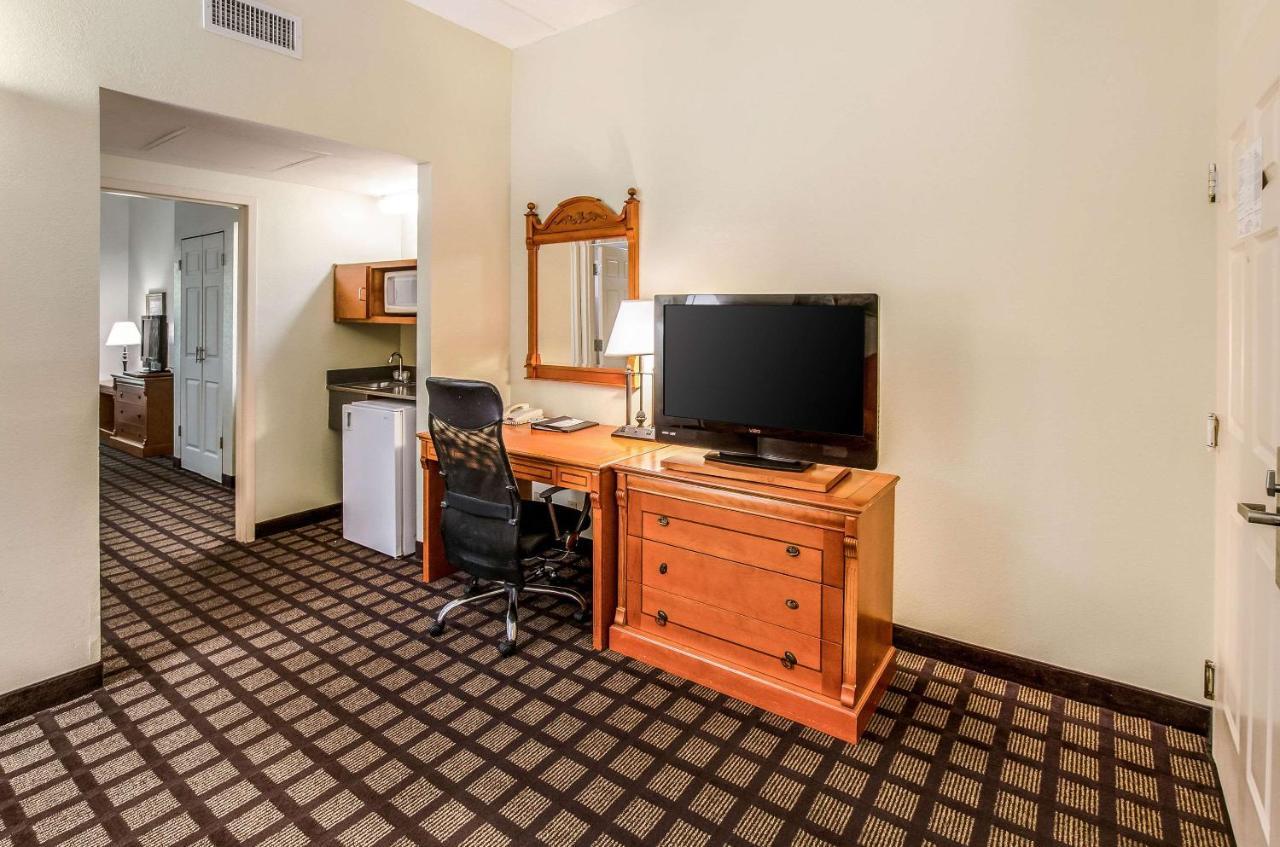 Savannah Gateway Hotel & Suites Georgetown Exteriör bild